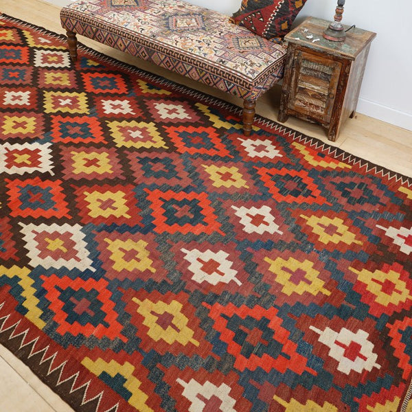 Almar Kilim, 387 x 175 cms